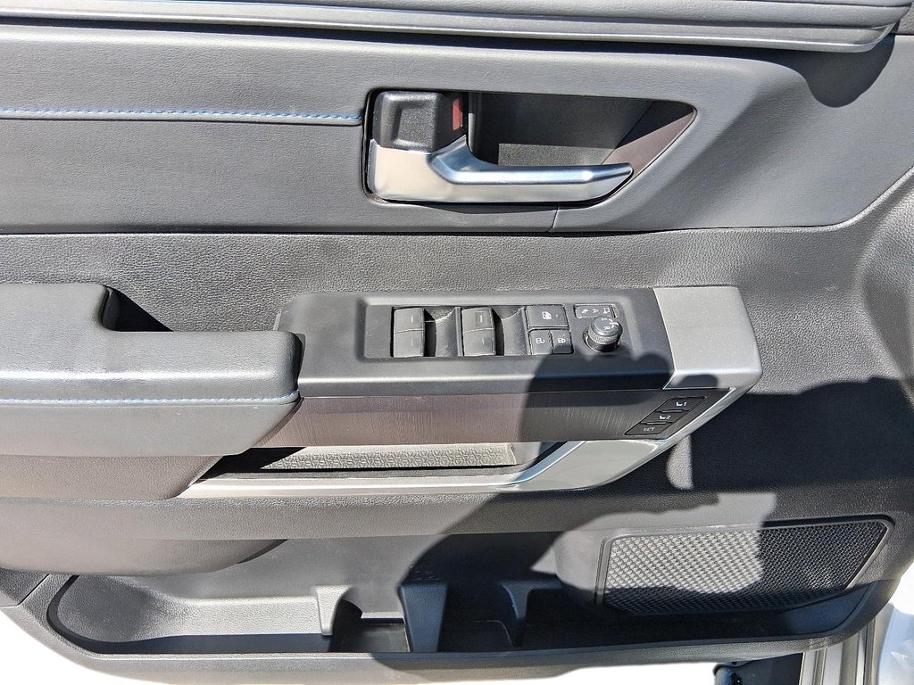 2022 Toyota TUNDRA 4X4 Tundra CrewMax Platinum in Stratford, Ontario - 9 - w1024h768px