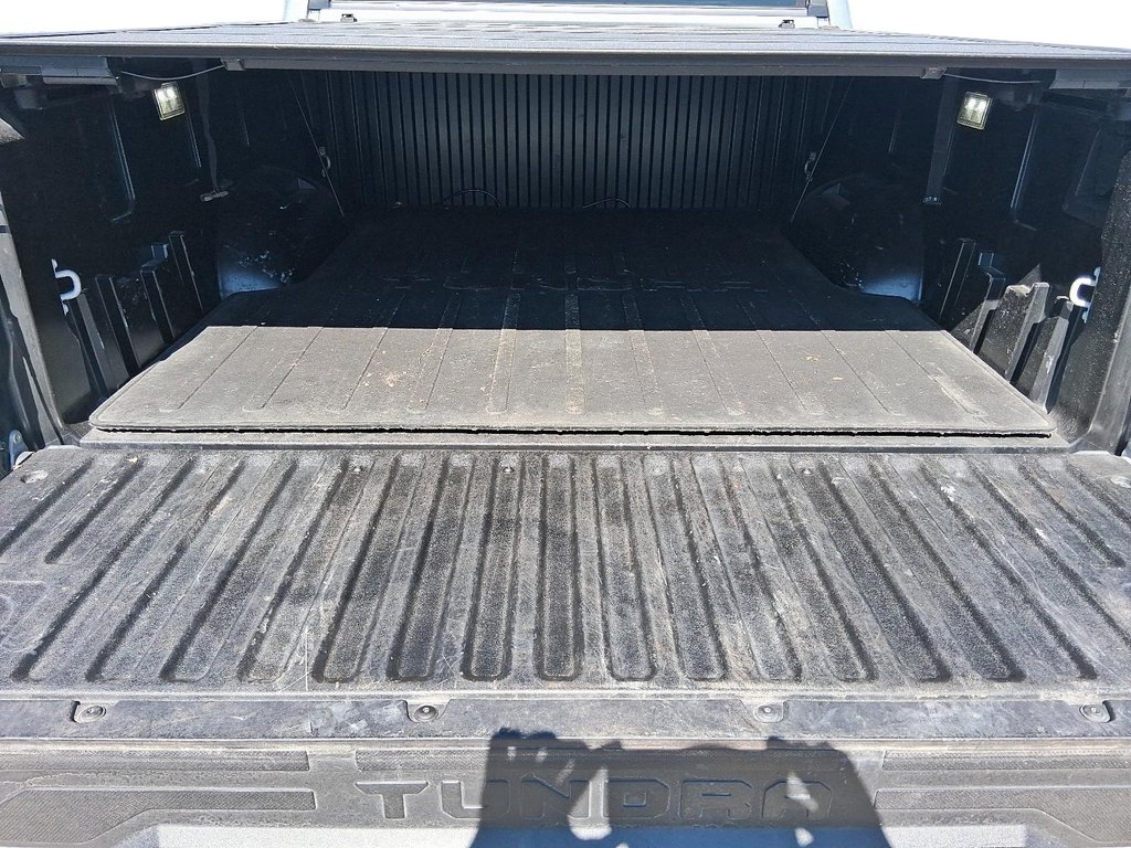 2022 Toyota TUNDRA 4X4 Tundra CrewMax Platinum in Stratford, Ontario - 16 - w1024h768px