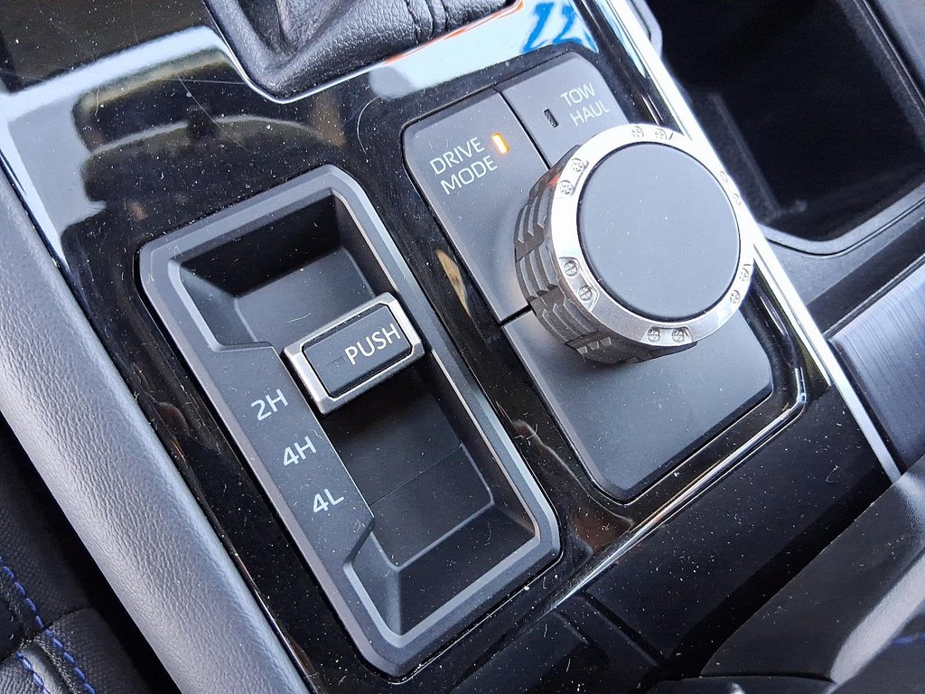 2022 Toyota TUNDRA 4X4 Tundra CrewMax Platinum in Stratford, Ontario - 14 - w1024h768px