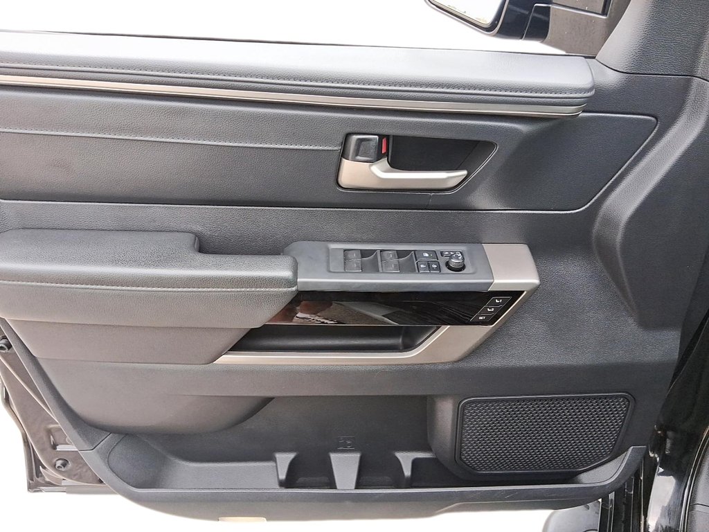 2022 Toyota Tundra 4X4 Tundra Double Cab Limited in Stratford, Ontario - 10 - w1024h768px