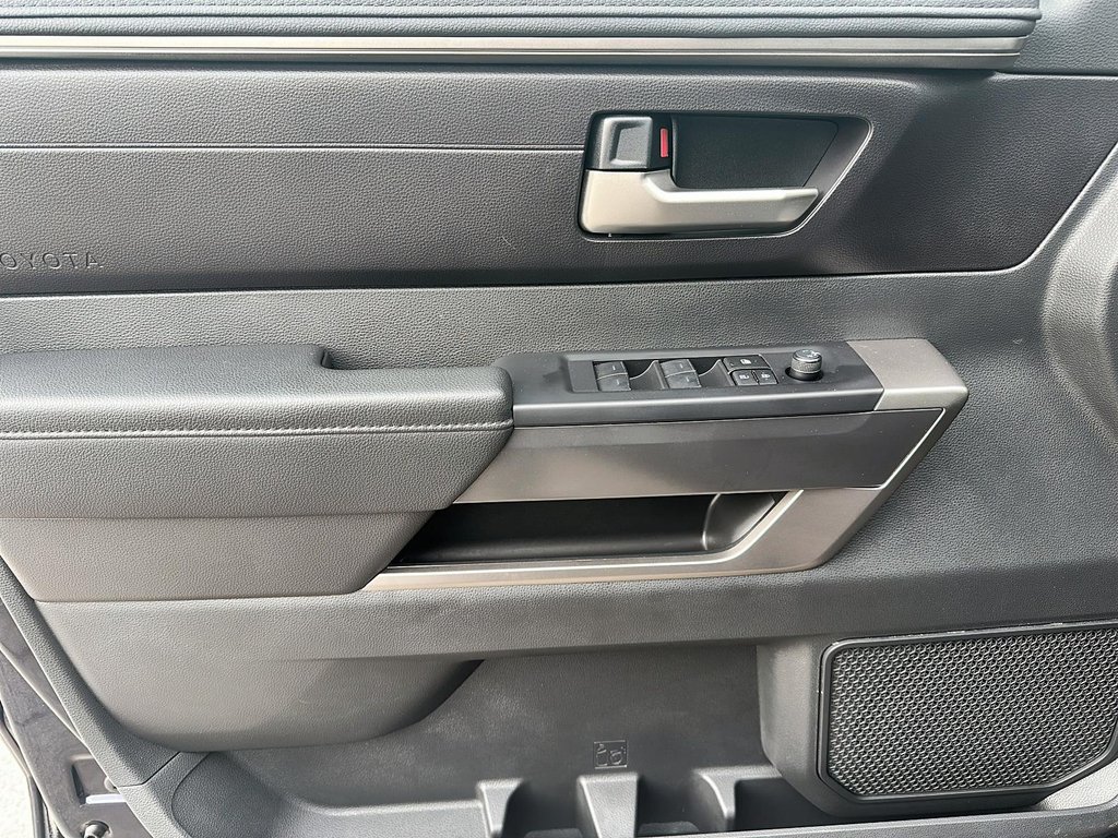 2024 Toyota TUNDRA 4X4 Tundra CrewMax SR in Stratford, Ontario - 9 - w1024h768px