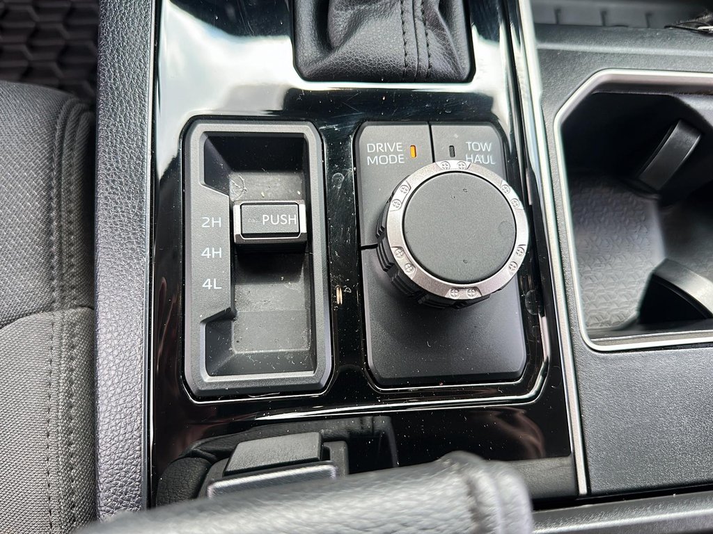 2024 Toyota TUNDRA 4X4 Tundra CrewMax SR in Stratford, Ontario - 14 - w1024h768px