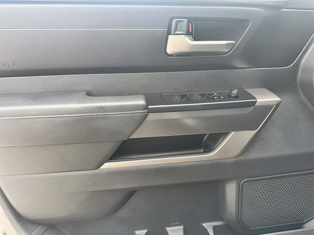 2024 Toyota TUNDRA 4X4 Tundra CrewMax SR in Stratford, Ontario - 9 - w1024h768px