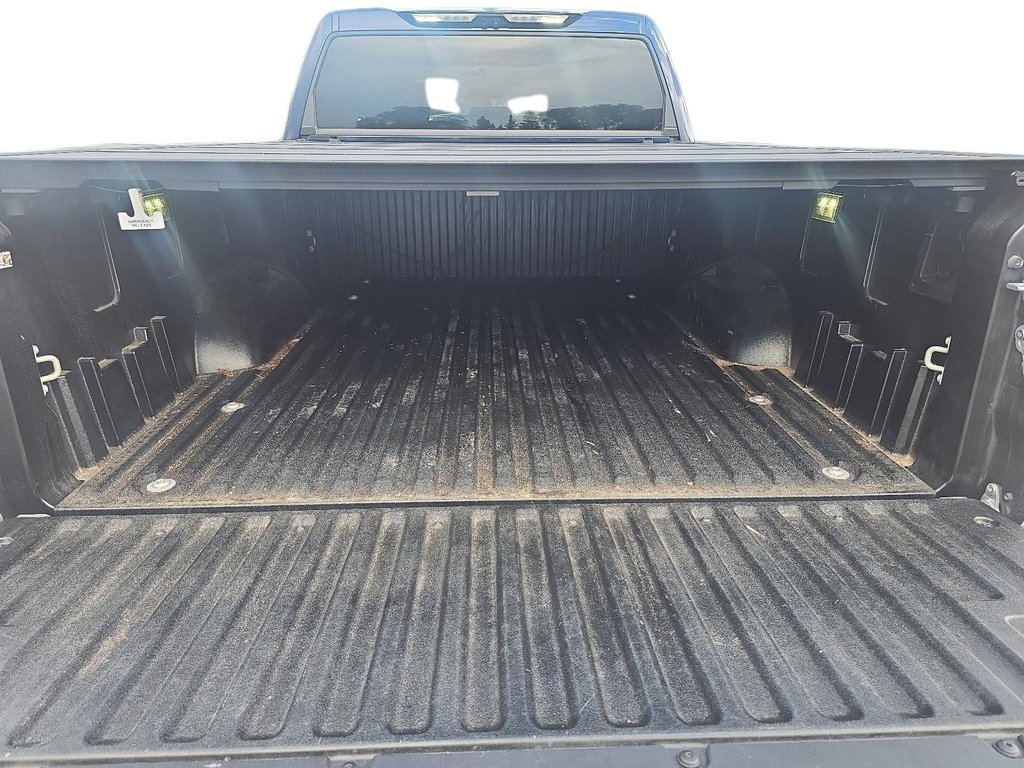 2025 Toyota Tundra 4X4 Tundra CrewMax Platinum in Stratford, Ontario - 15 - w1024h768px
