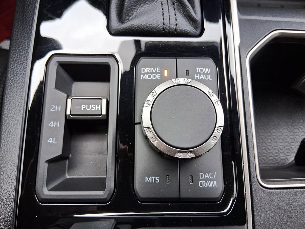 2026 Toyota Tundra 4X4 Tundra CrewMax SR in Stratford, Ontario - 17 - w1024h768px