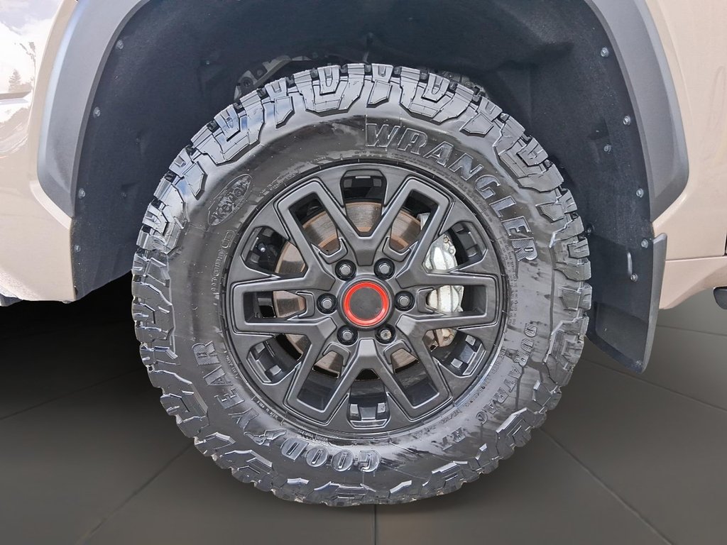 2026 Toyota Tundra 4X4 Tundra CrewMax SR in Stratford, Ontario - 6 - w1024h768px