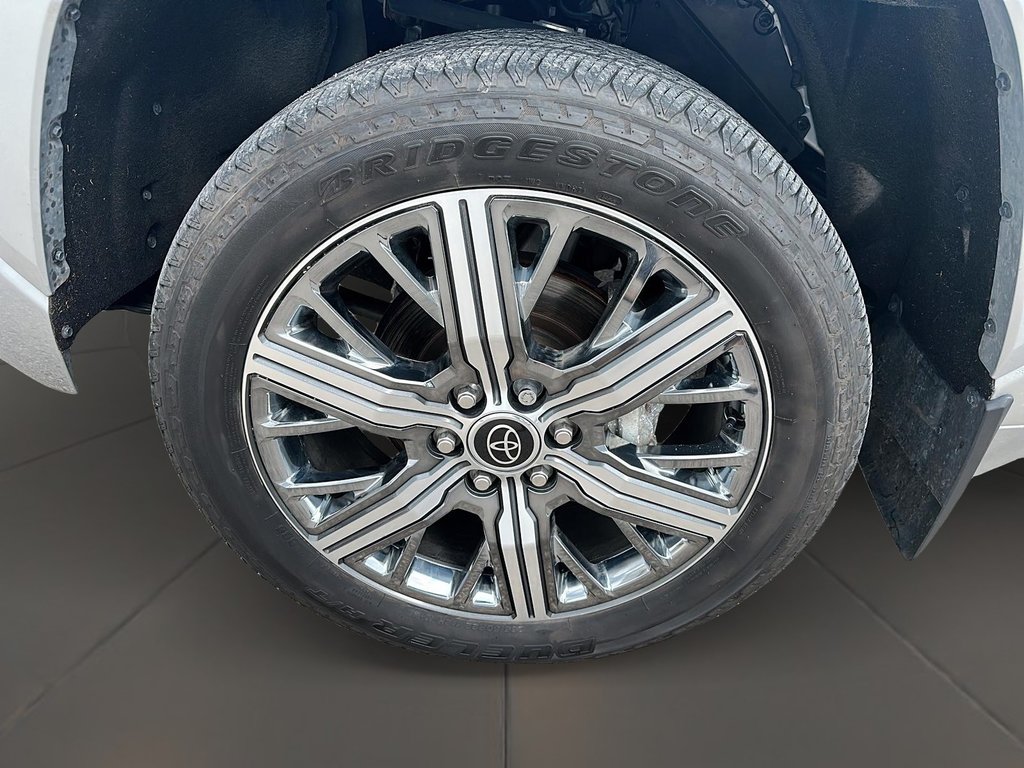 2023 Toyota TUNDRA HYBRID CrewMax Capstone in Stratford, Ontario - 7 - w1024h768px