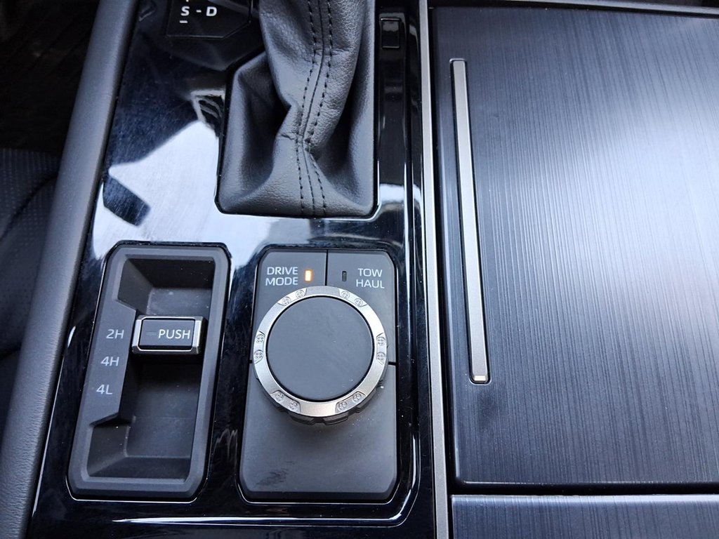 2026 Toyota Tundra Hybrid CrewMax Platinum in Stratford, Ontario - 17 - w1024h768px