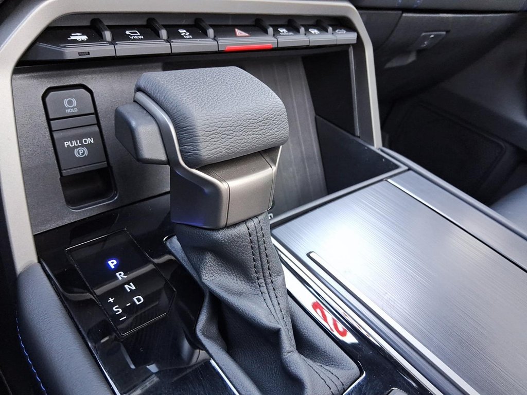 2026 Toyota Tundra Hybrid CrewMax Platinum in Stratford, Ontario - 16 - w1024h768px