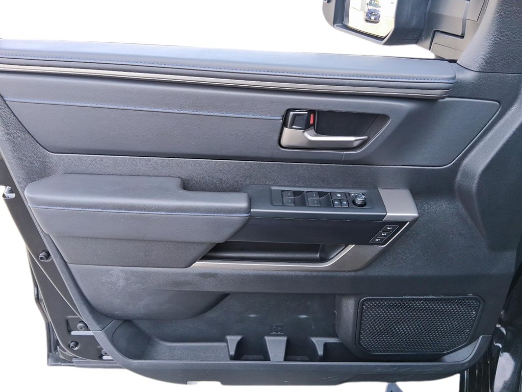 2026 Toyota Tundra Hybrid CrewMax Platinum in Stratford, Ontario - 11 - w1024h768px