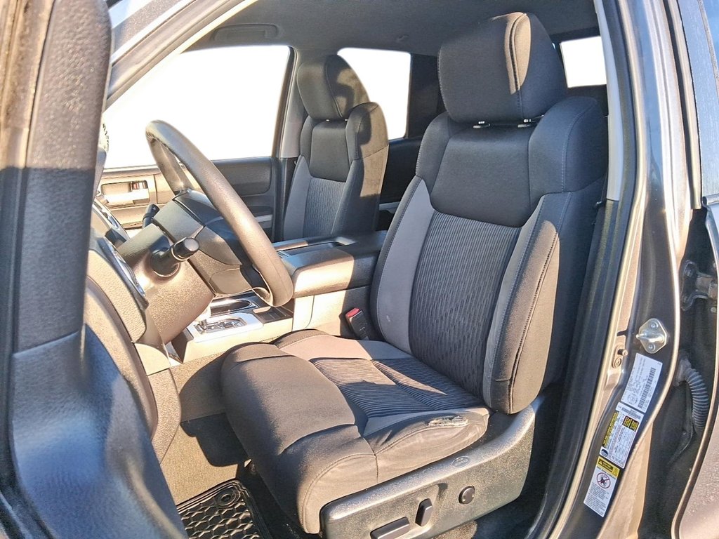 2015 Toyota Tundra 4x4 CrewMax SR5 5.7 6A in Stratford, Ontario - 7 - w1024h768px