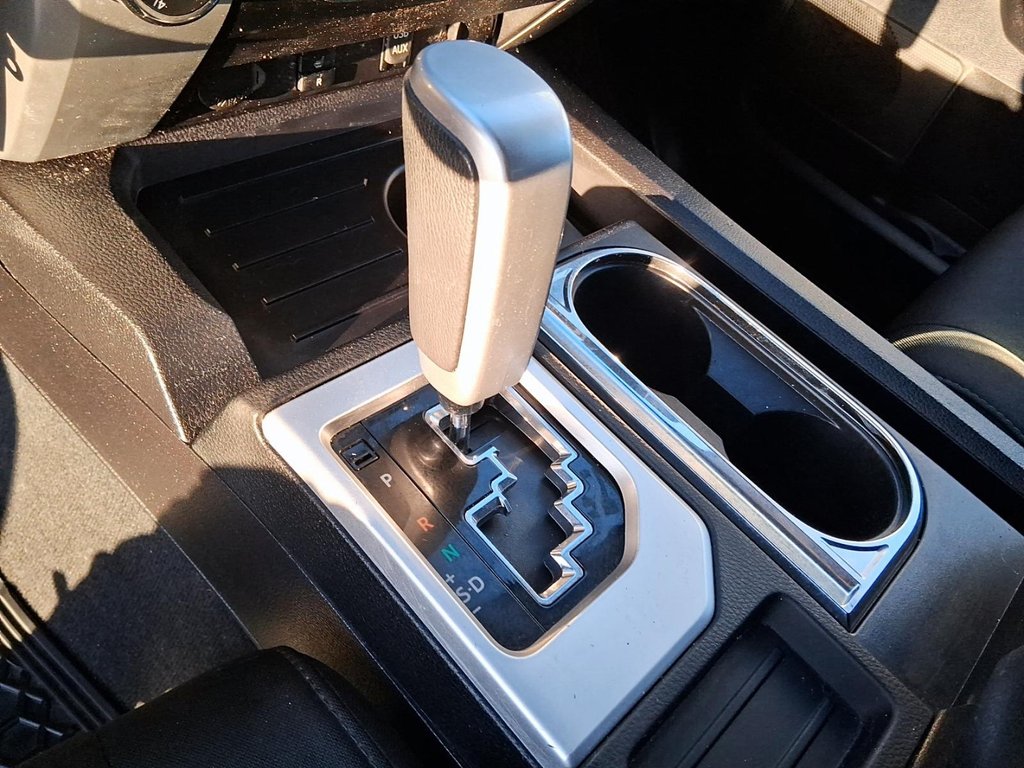 2015 Toyota Tundra 4x4 CrewMax SR5 5.7 6A in Stratford, Ontario - 16 - w1024h768px