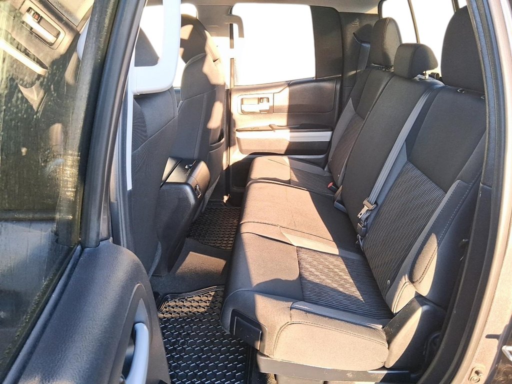 2015 Toyota Tundra 4x4 CrewMax SR5 5.7 6A in Stratford, Ontario - 8 - w1024h768px