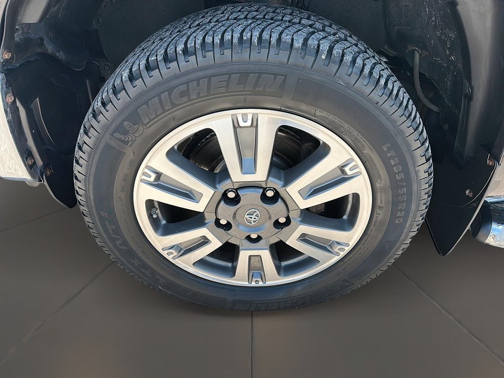 2018 Toyota Tundra 4x4 CrewMax Platinum 5.7 6A in Stratford, Ontario - 7 - w1024h768px