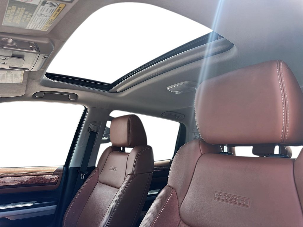 2018 Toyota Tundra 4x4 CrewMax Platinum 5.7 6A in Stratford, Ontario - 17 - w1024h768px
