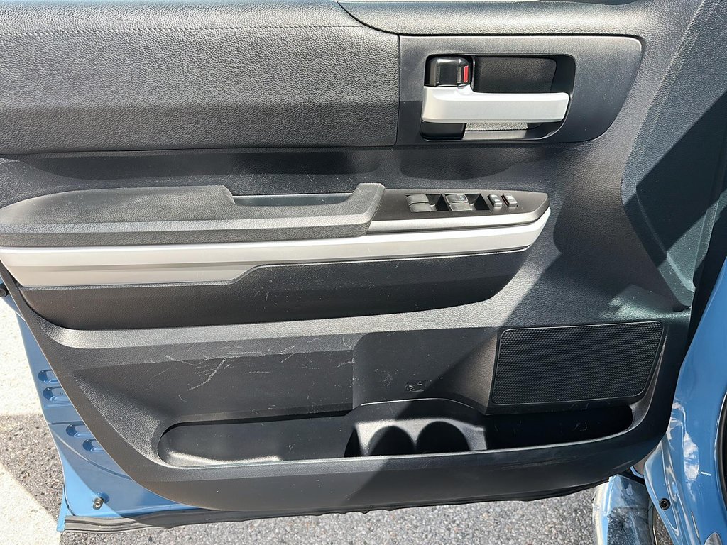 2019 Toyota Tundra 4x4 CrewMax SR5 Plus 5.7 6A in Stratford, Ontario - 10 - w1024h768px