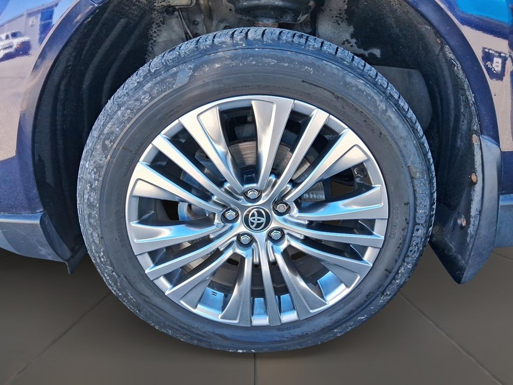 2021 Toyota Venza Hybrid Venza XLE in Stratford, Ontario - 7 - w1024h768px