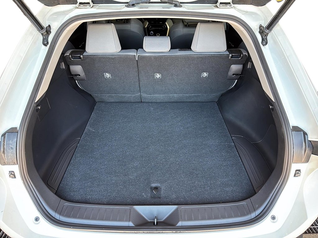2021 Toyota Venza Hybrid Venza LE in Stratford, Ontario - 6 - w1024h768px