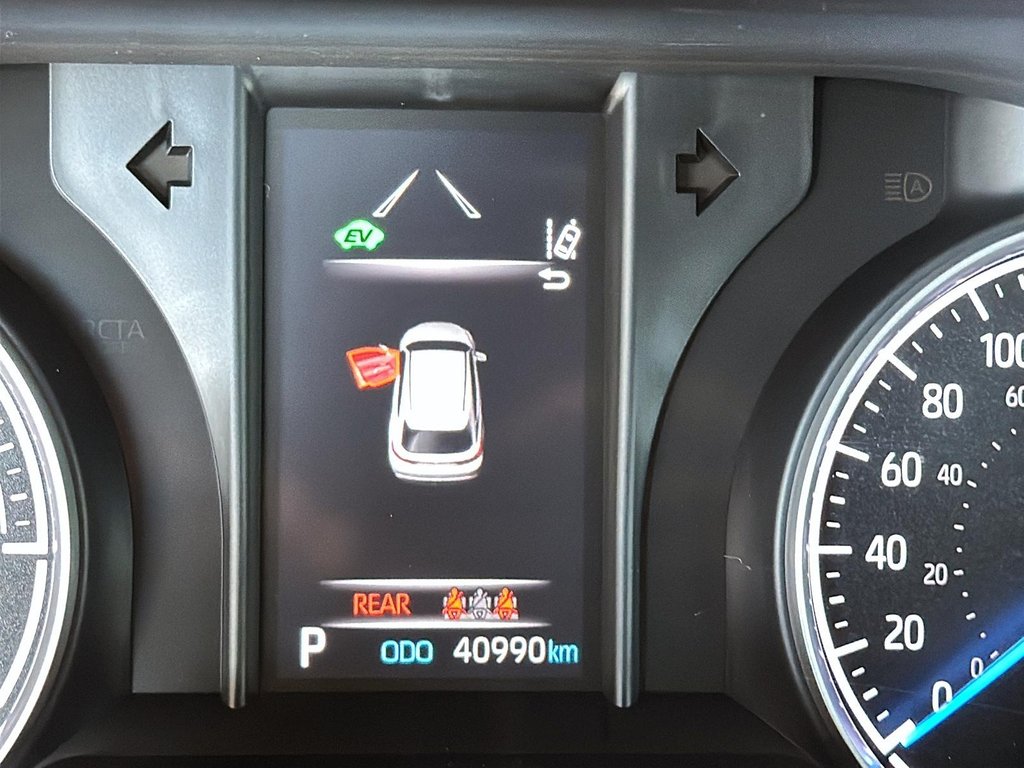 2021 Toyota Venza Hybrid Venza LE in Stratford, Ontario - 12 - w1024h768px