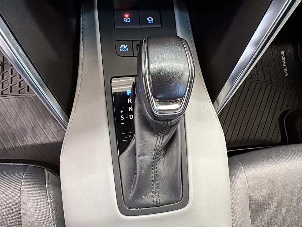 2021 Toyota Venza Hybrid Venza LE in Stratford, Ontario - 14 - w1024h768px