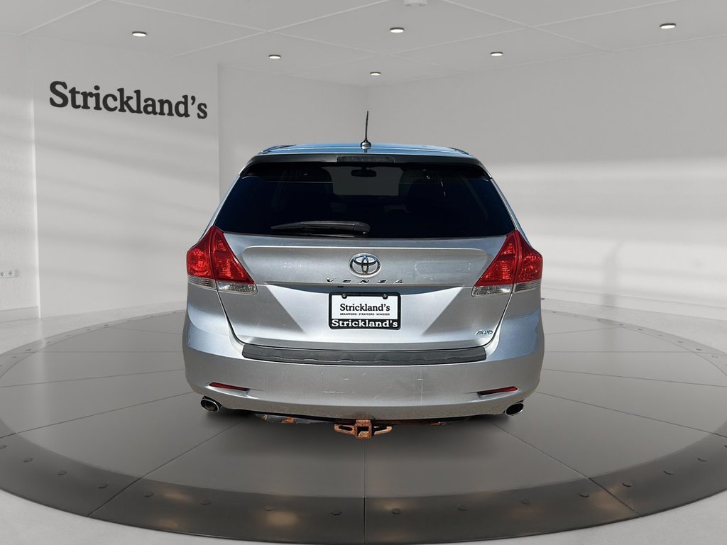 2011 Toyota Venza V6 AWD 6A in Stratford, Ontario - 3 - w1024h768px