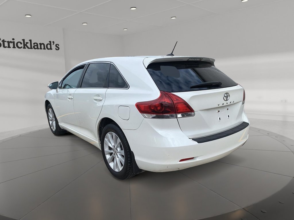 2013  Venza 4CYL 6A in Stratford, Ontario - 4 - w1024h768px