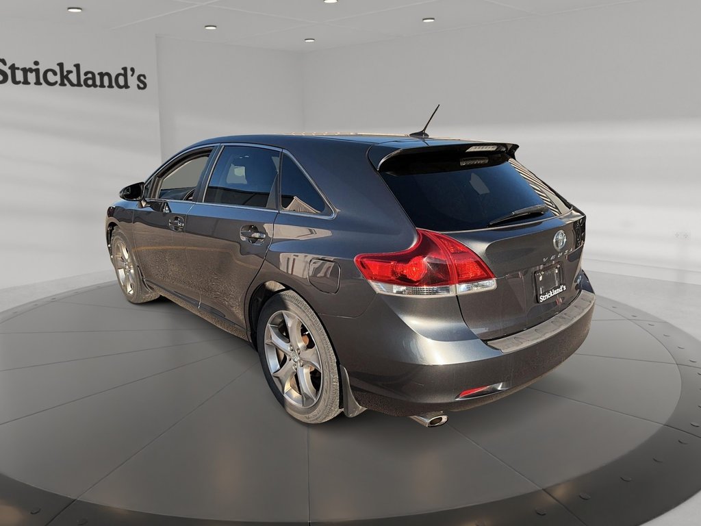 2016 Toyota Venza V6 AWD 6A in Stratford, Ontario - 4 - w1024h768px