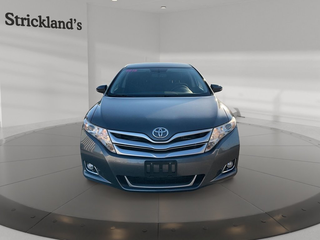 2016 Toyota Venza V6 AWD 6A in Stratford, Ontario - 2 - w1024h768px