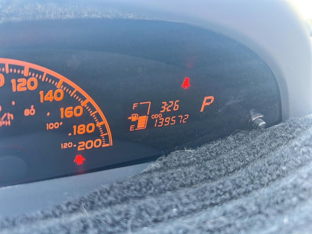 2009 Toyota Yaris 5-door Hatchback LE 4A in Stratford, Ontario - 11 - w1024h768px