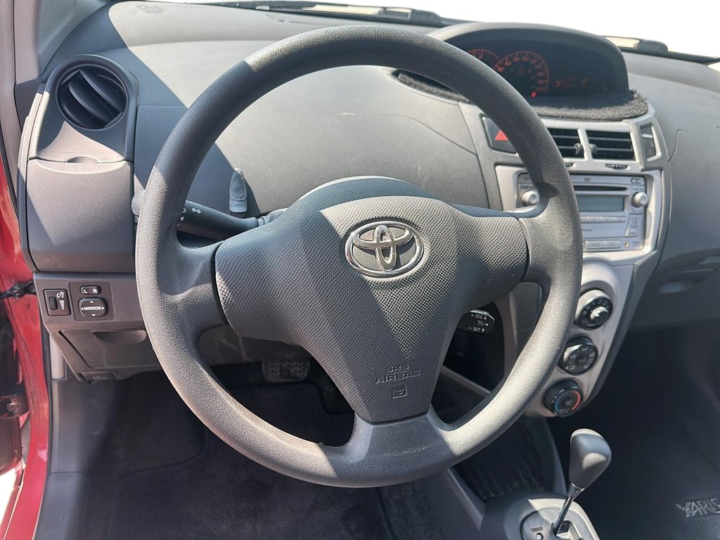 2009 Toyota Yaris 5-door Hatchback LE 4A in Stratford, Ontario - 10 - w1024h768px