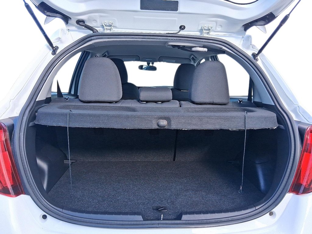 2016 Toyota Yaris 5 Dr SE Htbk 4A in Stratford, Ontario - 7 - w1024h768px