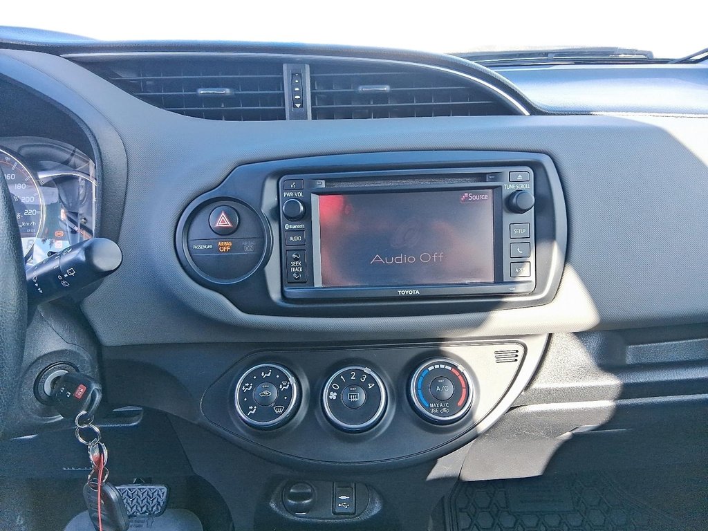 2016 Toyota Yaris 5 Dr SE Htbk 4A in Stratford, Ontario - 16 - w1024h768px
