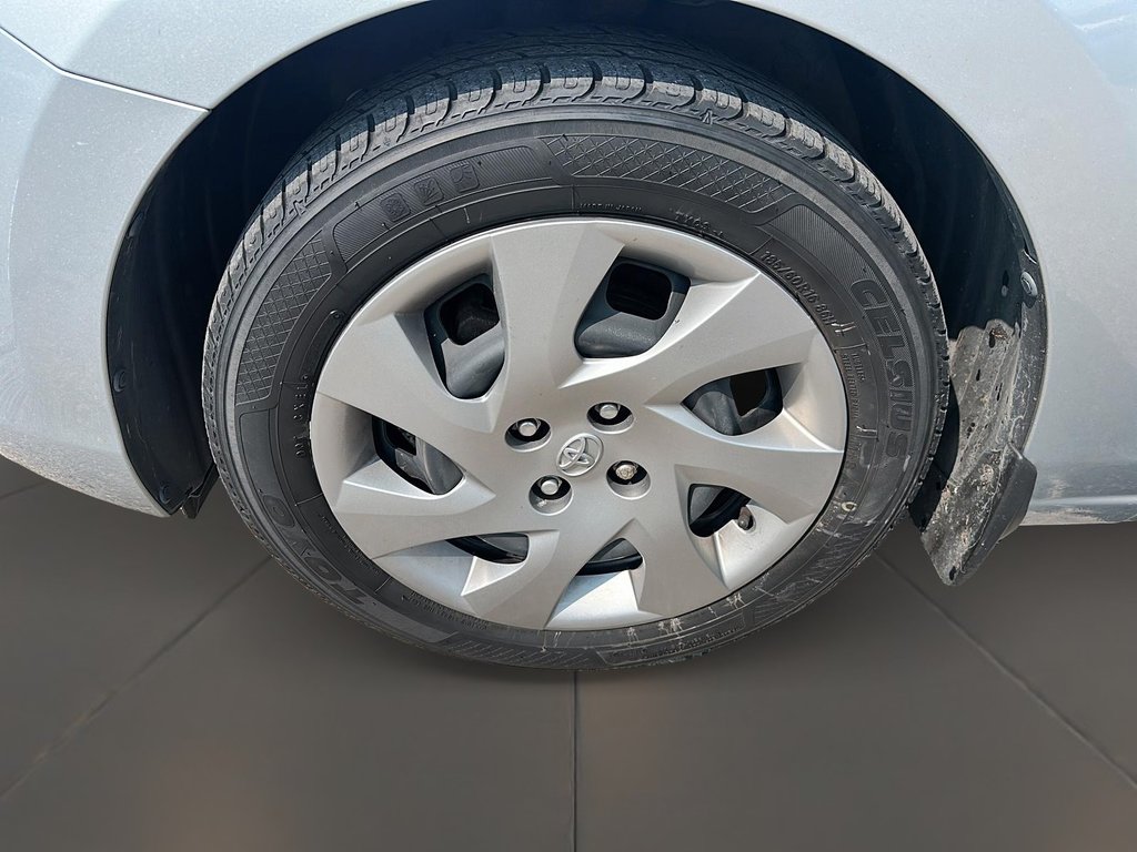 2018 Toyota Yaris 4-Door Sedan 6MT in Stratford, Ontario - 7 - w1024h768px