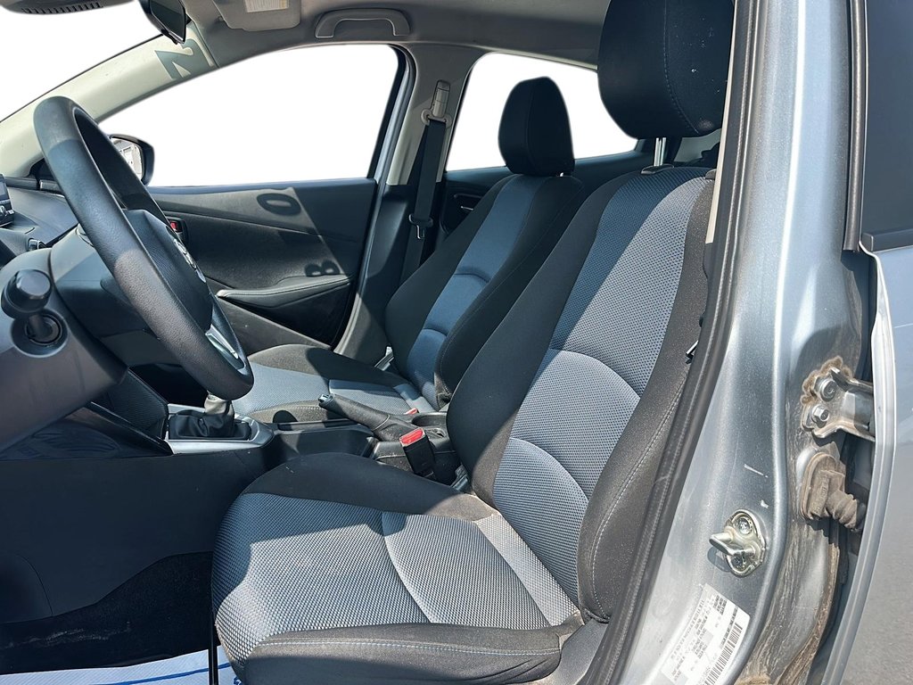 2018 Toyota Yaris 4-Door Sedan 6MT in Stratford, Ontario - 8 - w1024h768px