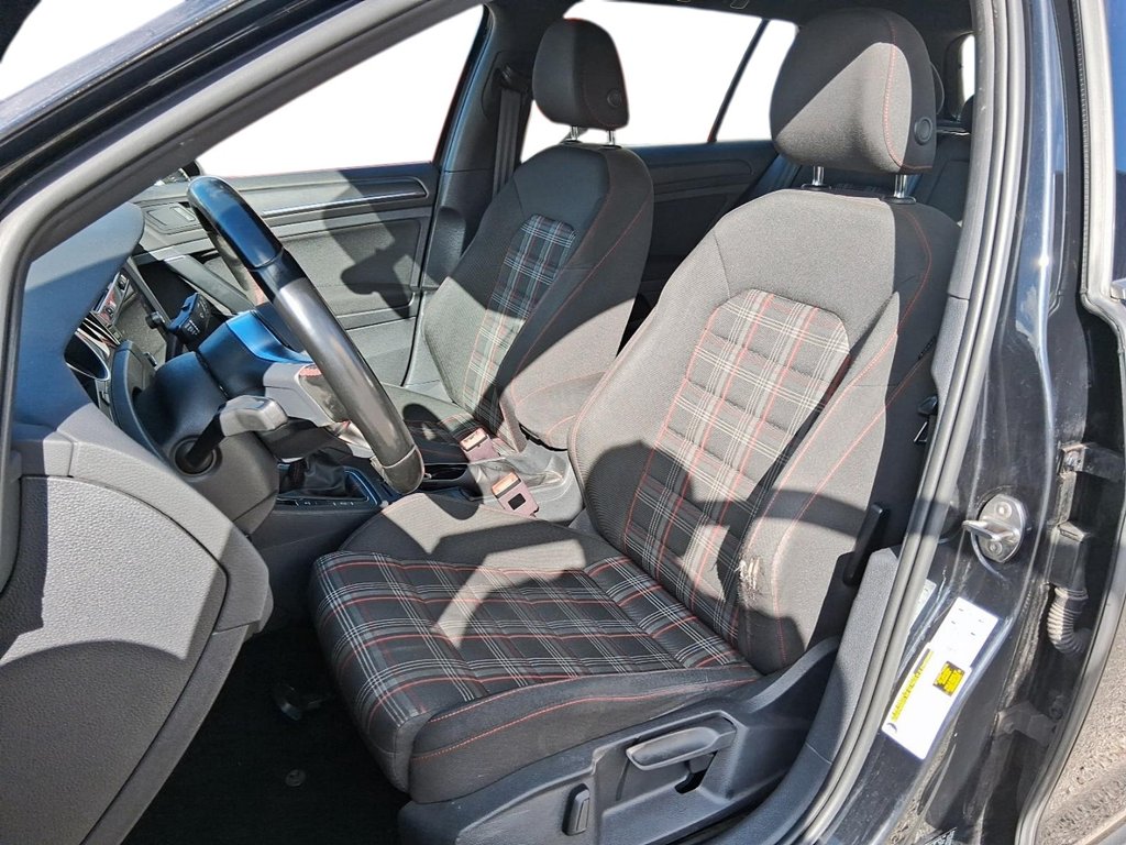 2019 Volkswagen Golf GTI 5-Dr 2.0T Autobahn 6sp in Stratford, Ontario - 9 - w1024h768px