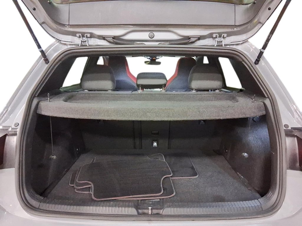 2023 Volkswagen GTI 2.0 T Autobahn 6Sp in Stratford, Ontario - 7 - w1024h768px