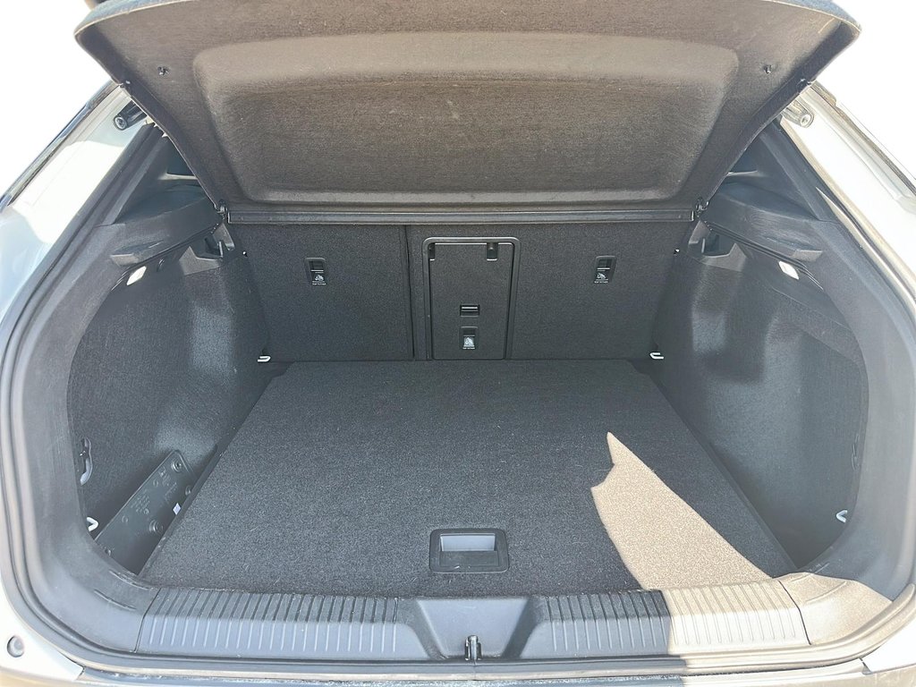 2023 Volkswagen ID.4 Pro AWD in Stratford, Ontario - 6 - w1024h768px