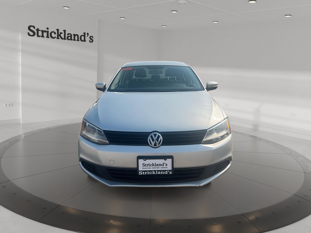 2011 Volkswagen Jetta Comfortline 2.0 6sp at w/Tip in Stratford, Ontario - 2 - w1024h768px