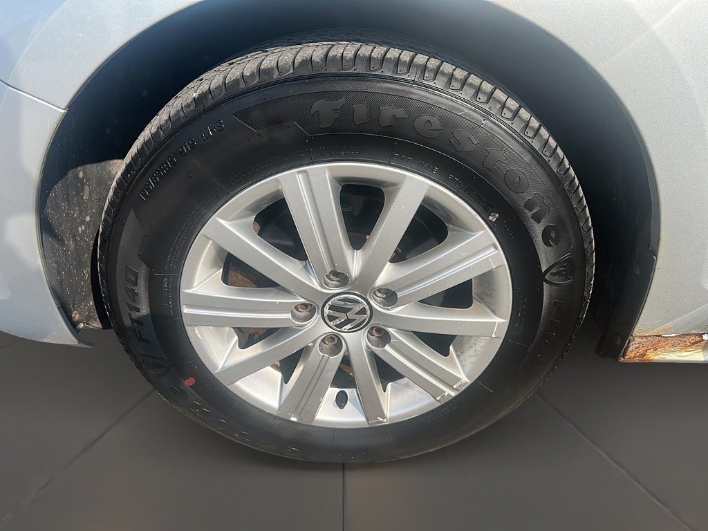 2011 Volkswagen Jetta Comfortline 2.0 6sp at w/Tip in Stratford, Ontario - 7 - w1024h768px
