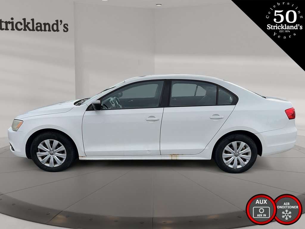 2013  Jetta Trendline plus 2.0 5sp in Stratford, Ontario - 5 - w1024h768px