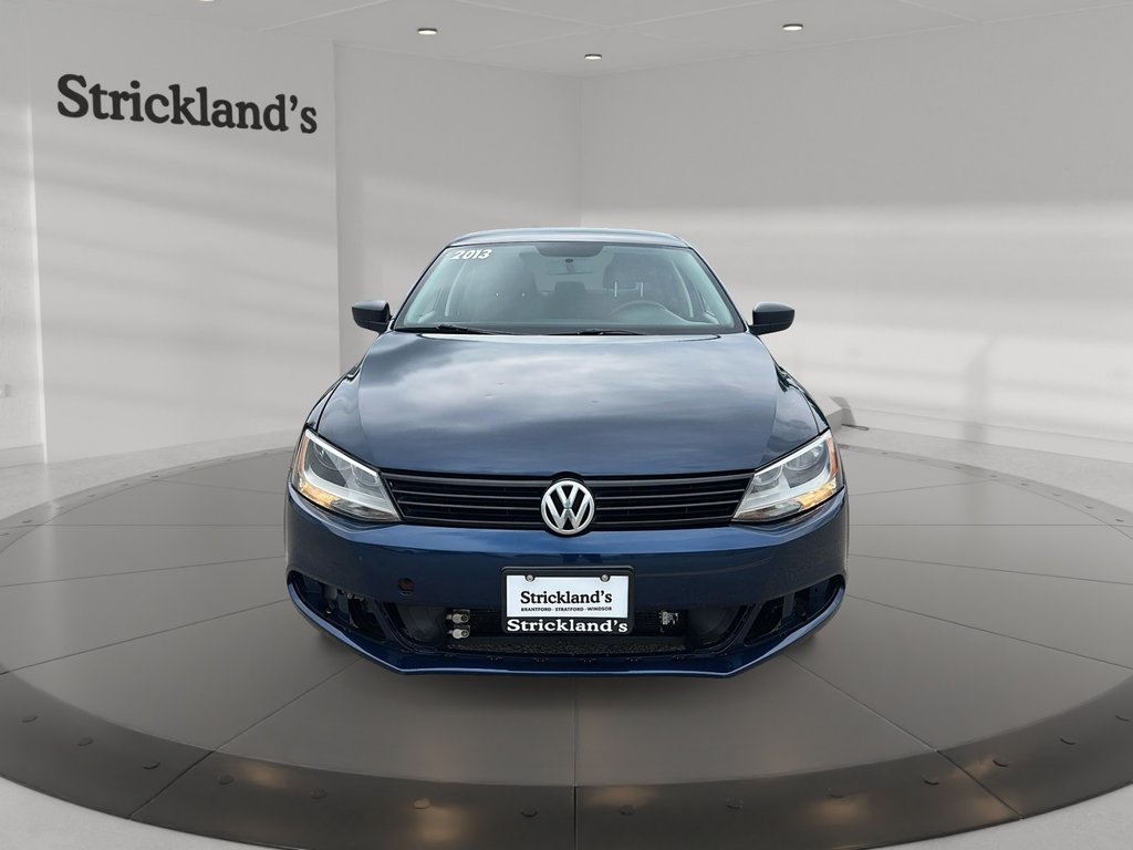 2013 Volkswagen Jetta Comfortline 2.0 6sp at w/Tip in Stratford, Ontario - 2 - w1024h768px