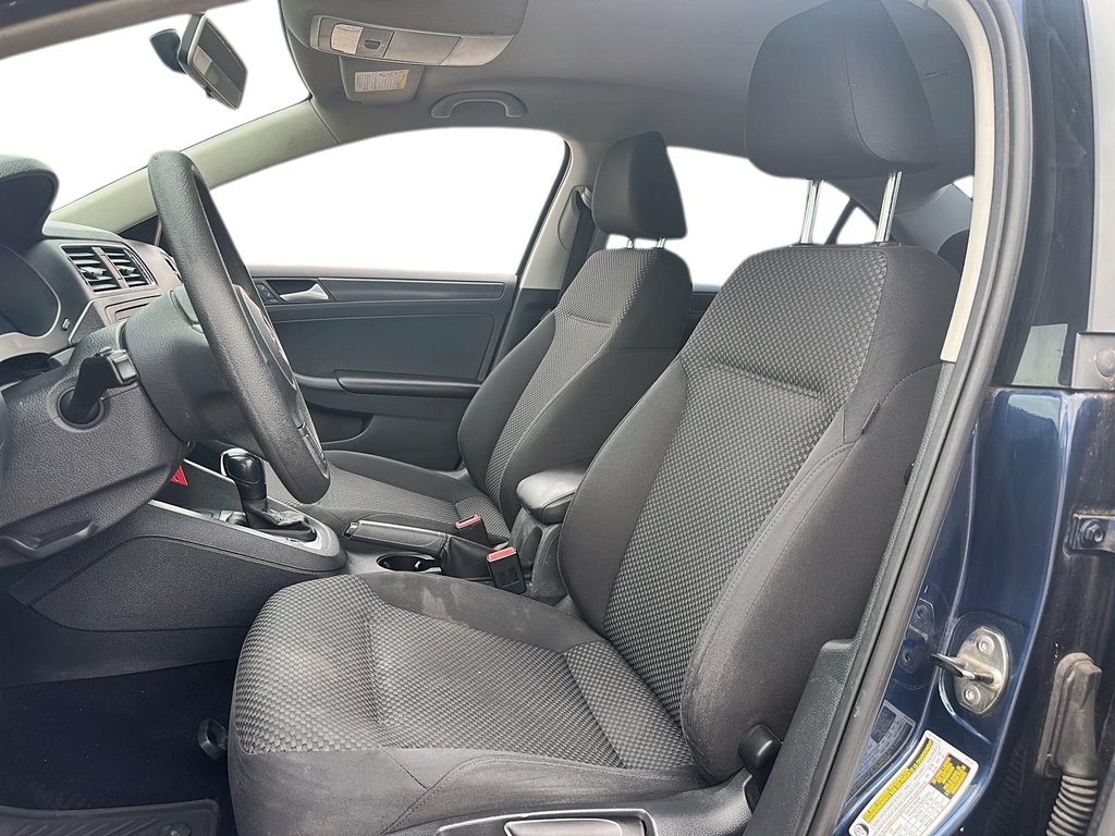2013 Volkswagen Jetta Comfortline 2.0 6sp at w/Tip in Stratford, Ontario - 8 - w1024h768px