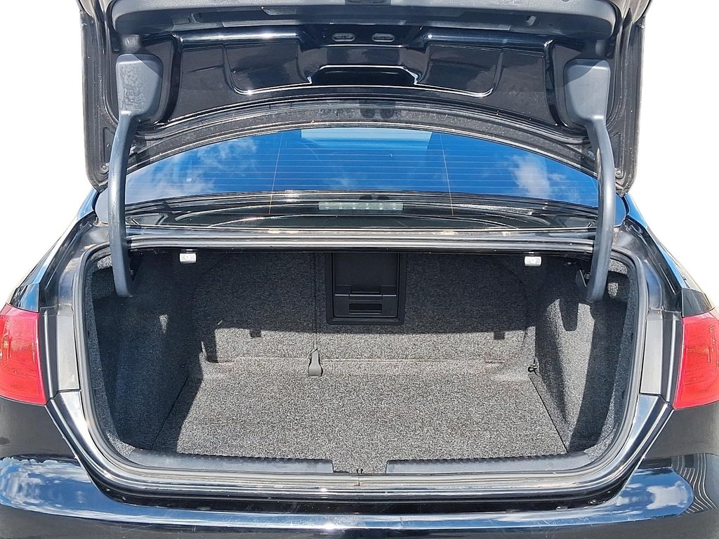 2013 Volkswagen Jetta Comfortline 2.0 TDI 6sp DSG at w/Tip in Stratford, Ontario - 6 - w1024h768px