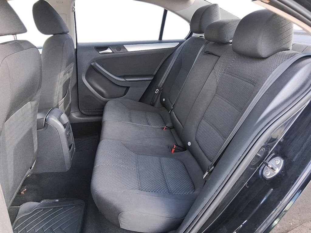 2013 Volkswagen Jetta Comfortline 2.0 TDI 6sp DSG at w/Tip in Stratford, Ontario - 9 - w1024h768px