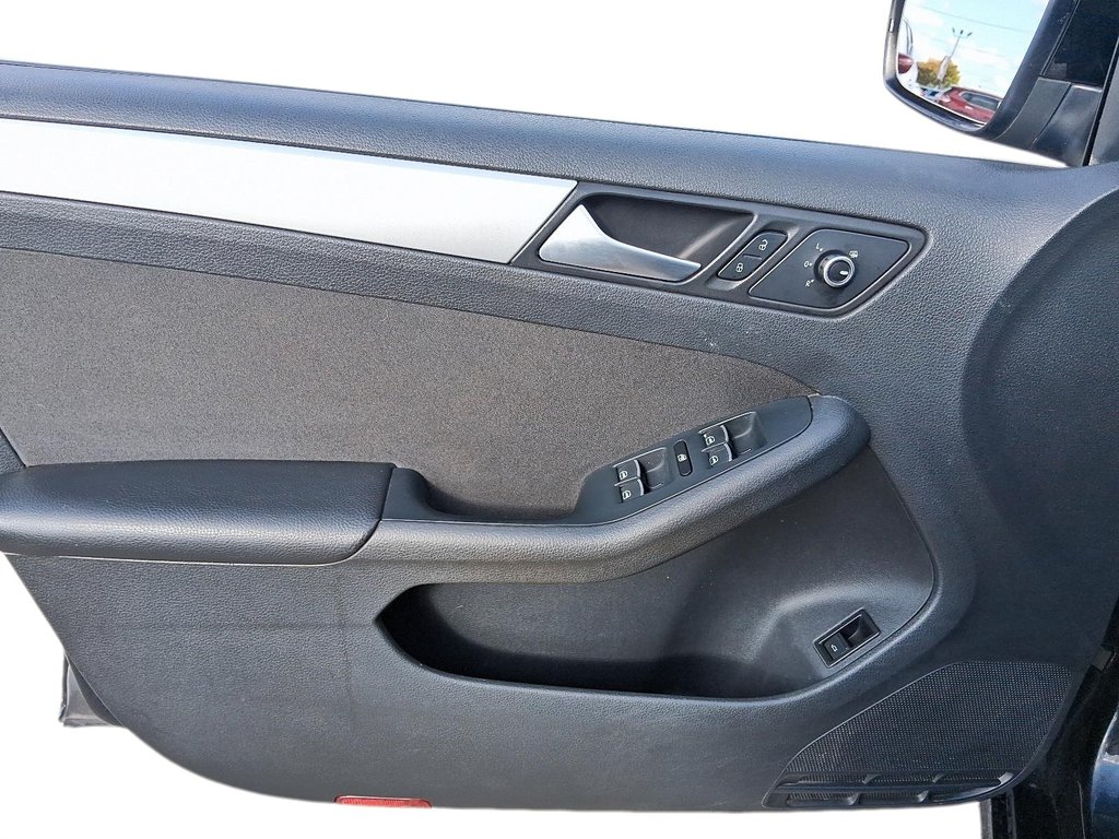 2013 Volkswagen Jetta Comfortline 2.0 TDI 6sp DSG at w/Tip in Stratford, Ontario - 11 - w1024h768px