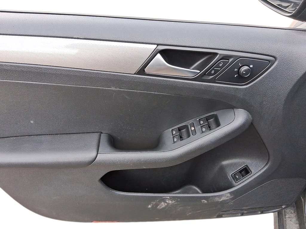 2017 Volkswagen Jetta Trendline plus 1.4T 6sp at w/Tip in Stratford, Ontario - 10 - w1024h768px