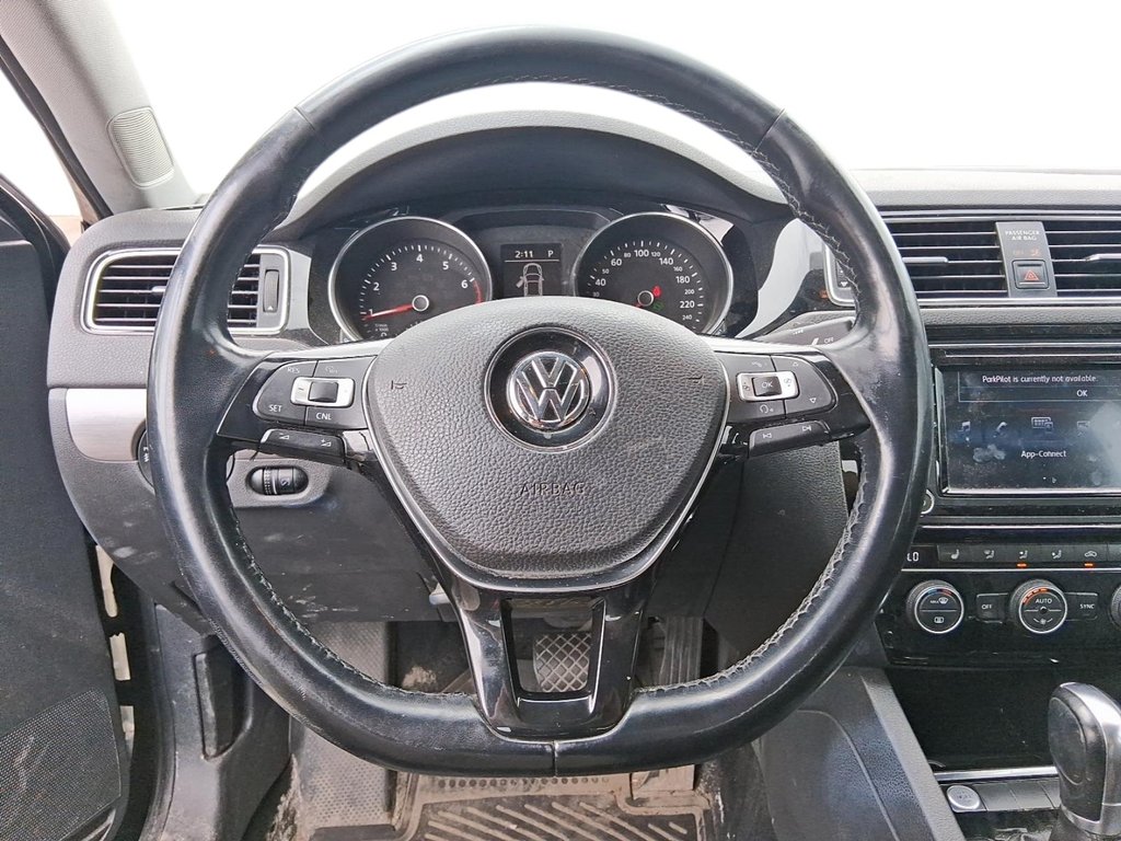 2017 Volkswagen Jetta Highline 1.8T 6sp at w/Tip in Stratford, Ontario - 11 - w1024h768px