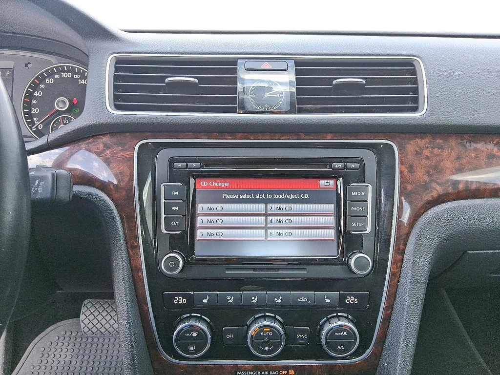 2013 Volkswagen Passat Highline 2.0 TDI 6sp DSG at w/ Tip in Stratford, Ontario - 15 - w1024h768px