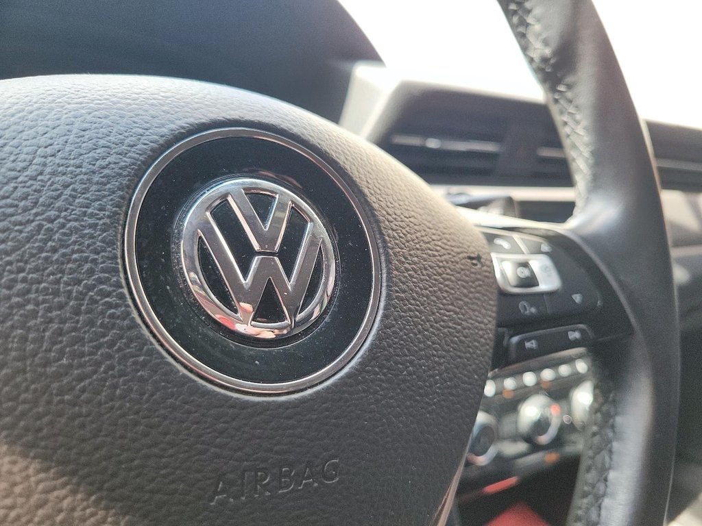 2020 Volkswagen Passat Comfortline 2.0T 6sp at w/Tip in Stratford, Ontario - 18 - w1024h768px