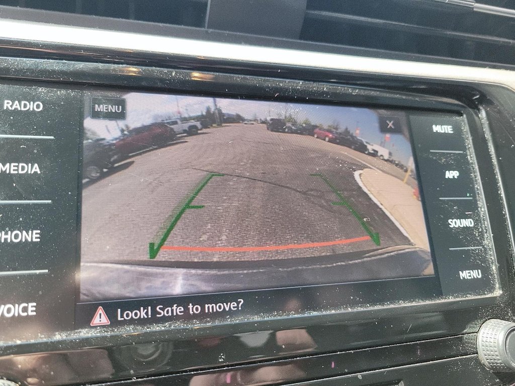 2020 Volkswagen Passat Comfortline 2.0T 6sp at w/Tip in Stratford, Ontario - 16 - w1024h768px